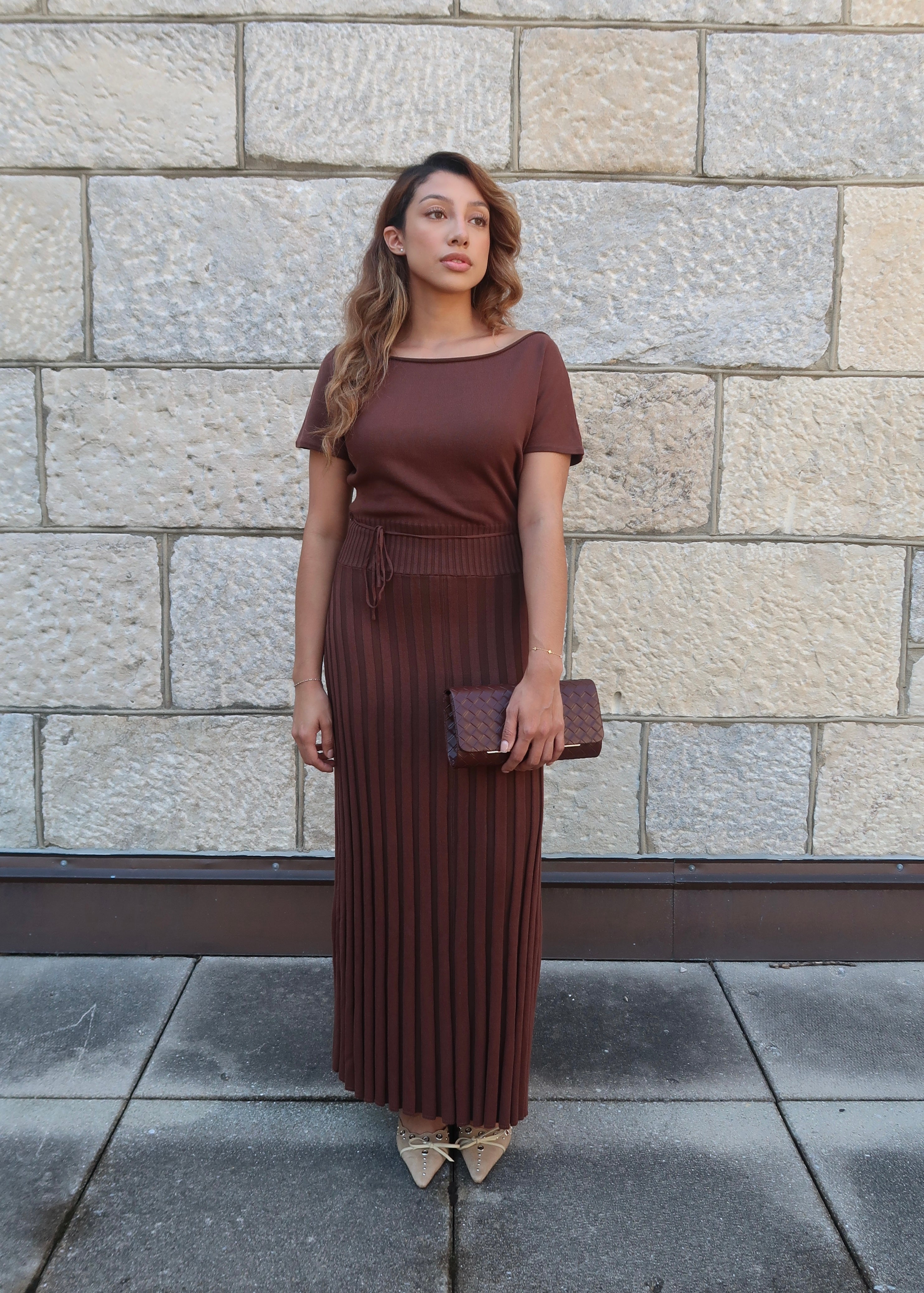brown pleated knit maxi dress, short sleeve