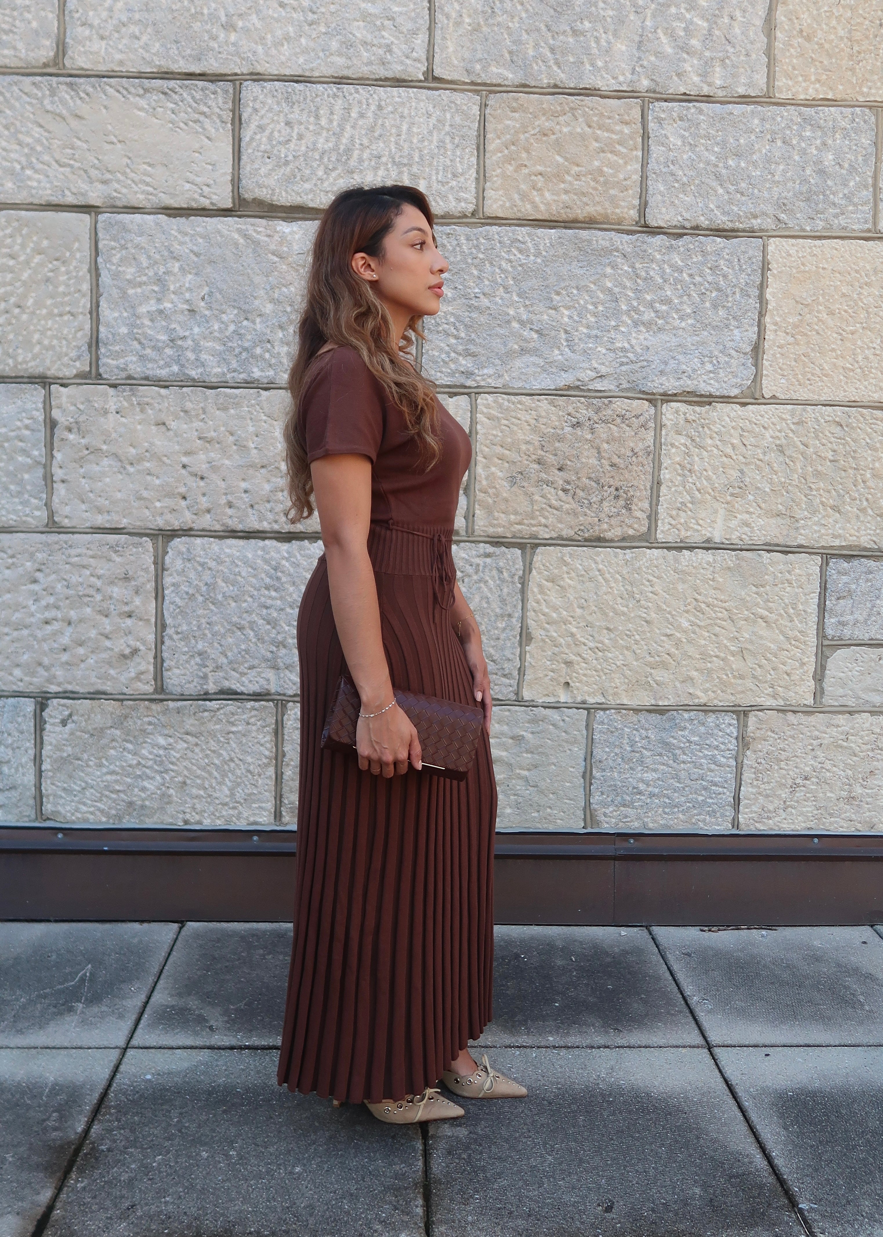 brown pleated knit maxi dress, short sleeve