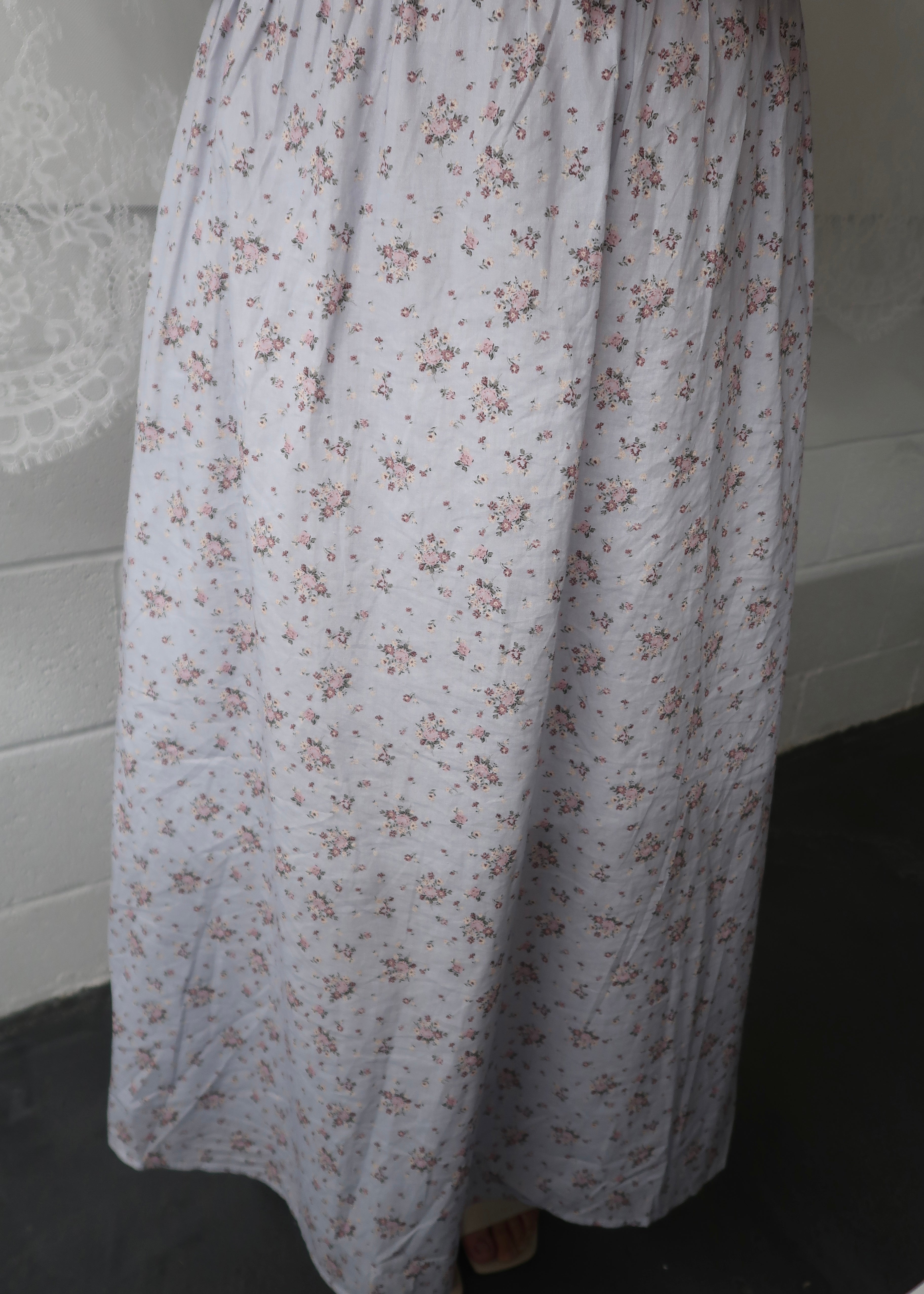 Light blue floral cotton dress, midi length, short sleeve, square neckline