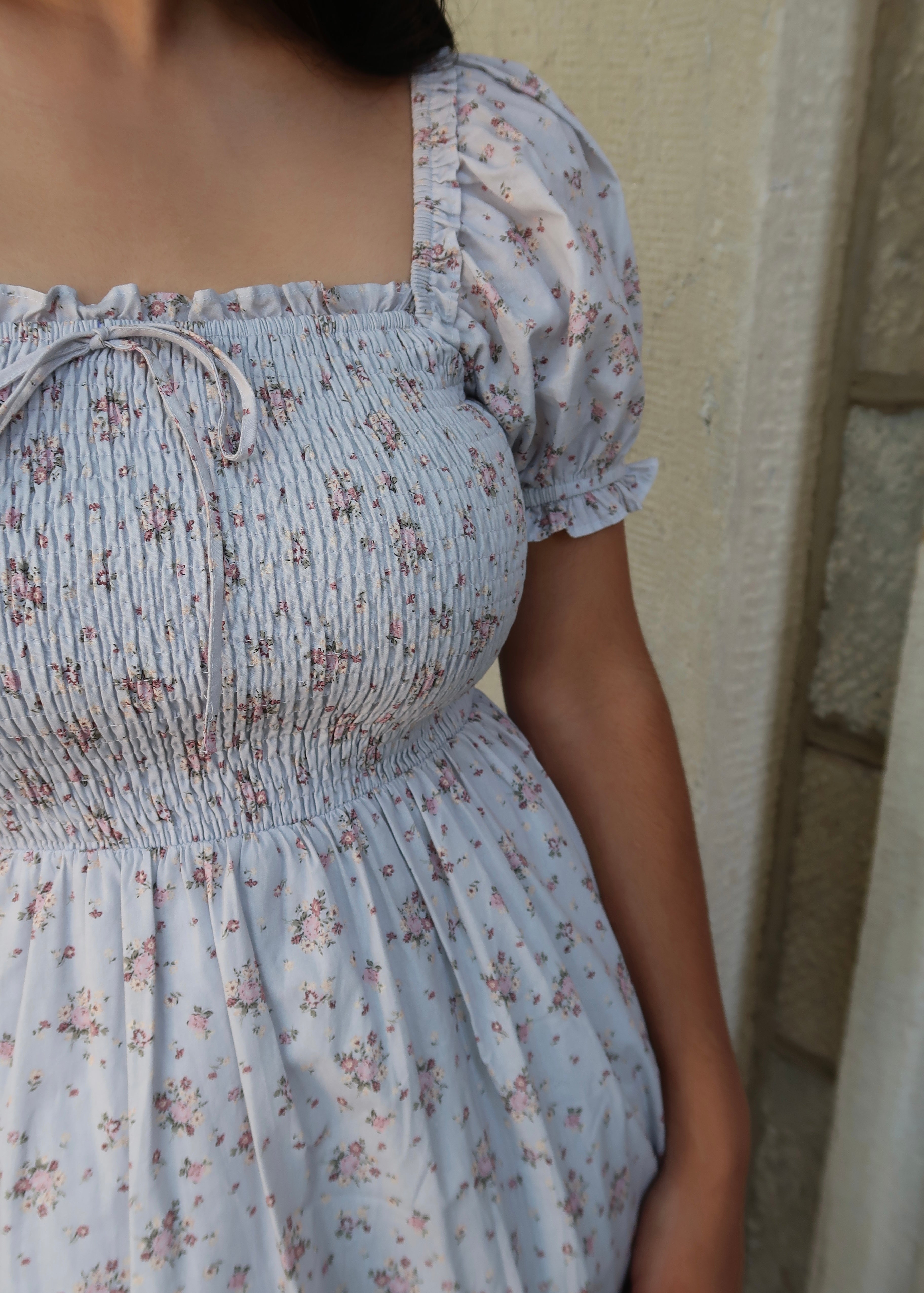 Light blue floral cotton dress, midi length, short sleeve, square neckline