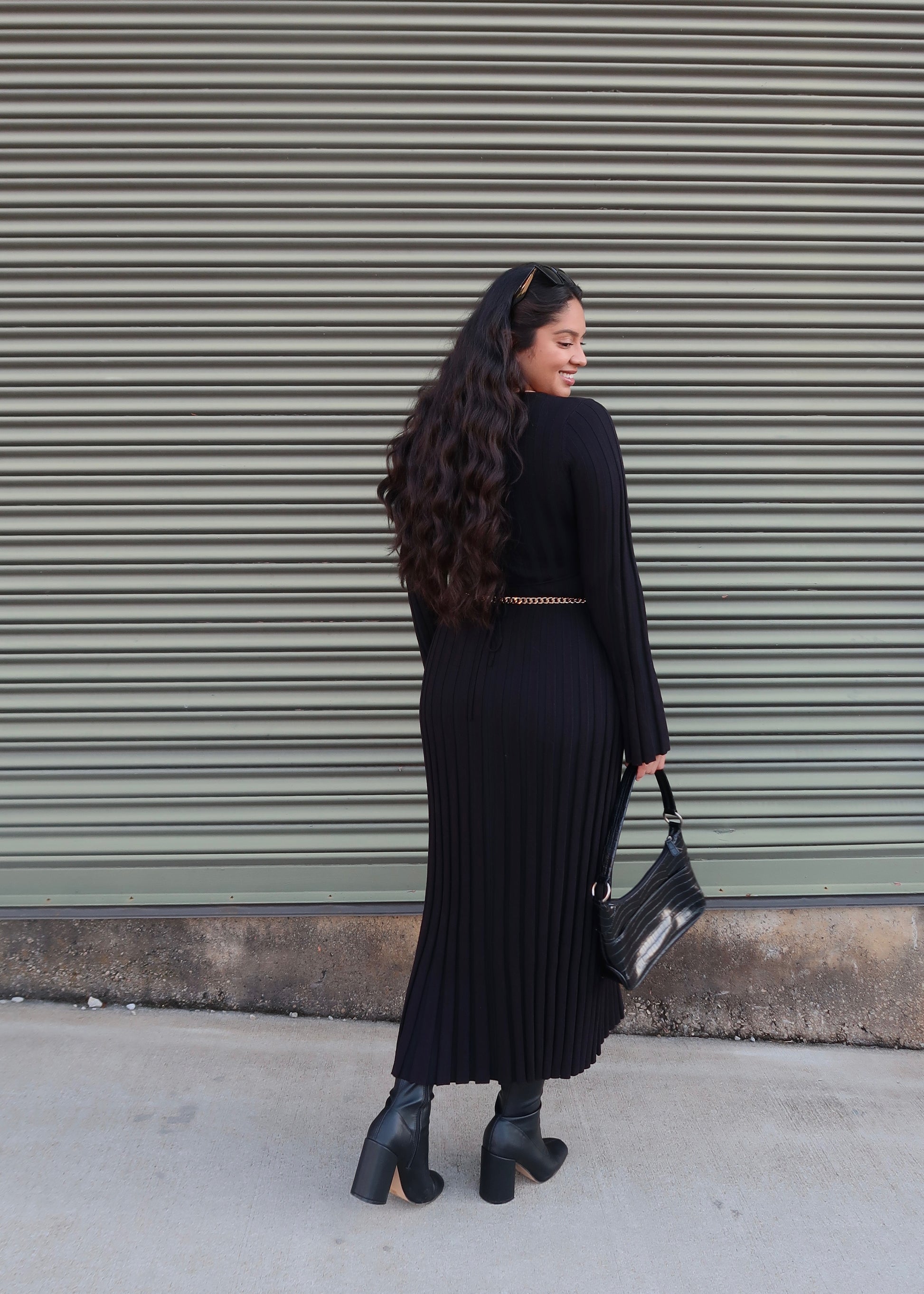 black bell sleeves, long sleeve, ribbed, maxi dress, v-neck