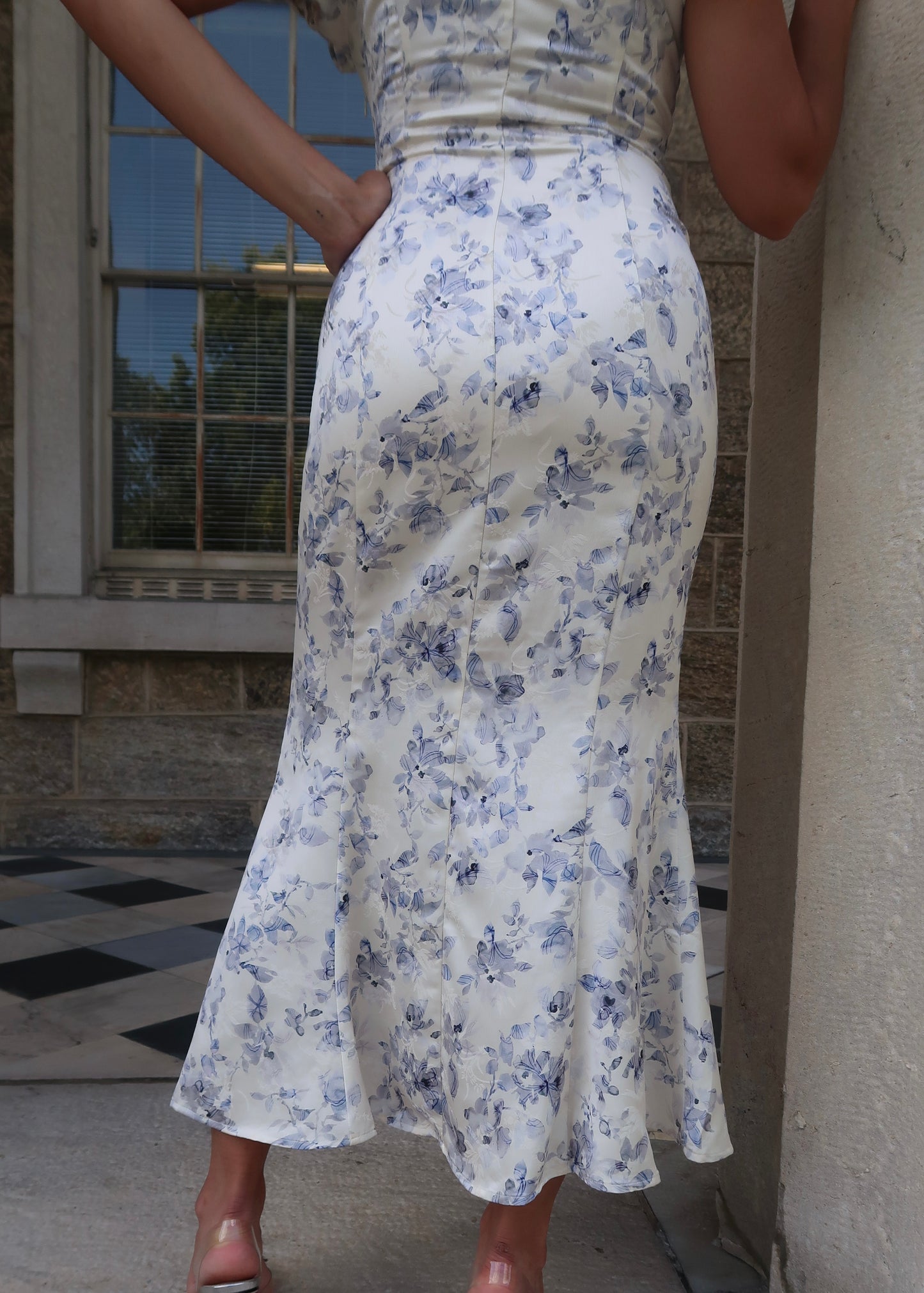 white and blue floral mermaid midi dress, puff sleeves