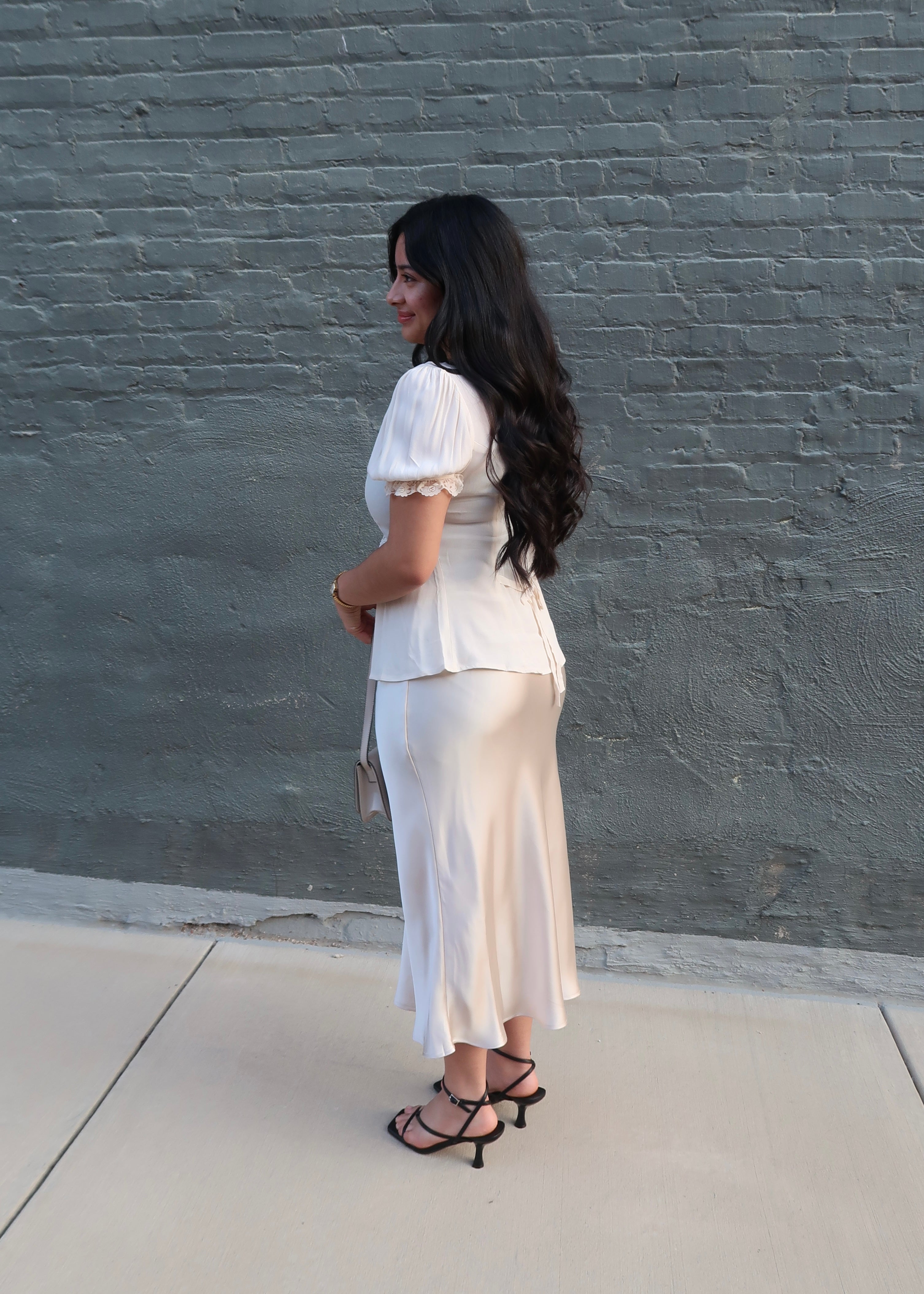 Lace trim cream blouse, buttons, fit and flare, short sleeve