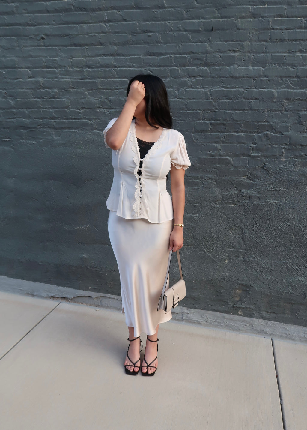 Lace trim cream blouse, buttons, fit and flare, short sleeve