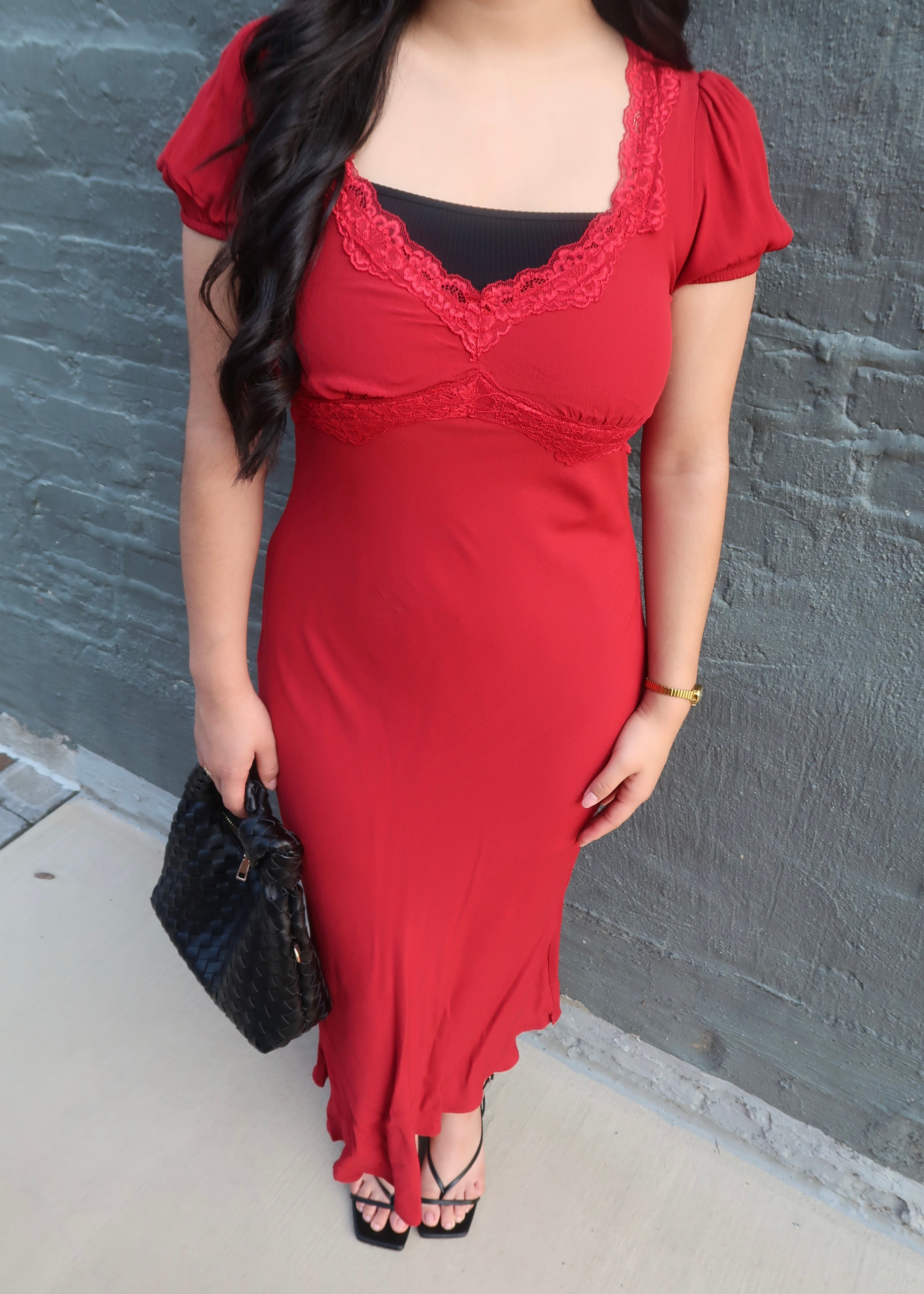 Red short sleeve puff sleeve midi dress, v-neck, lace trim