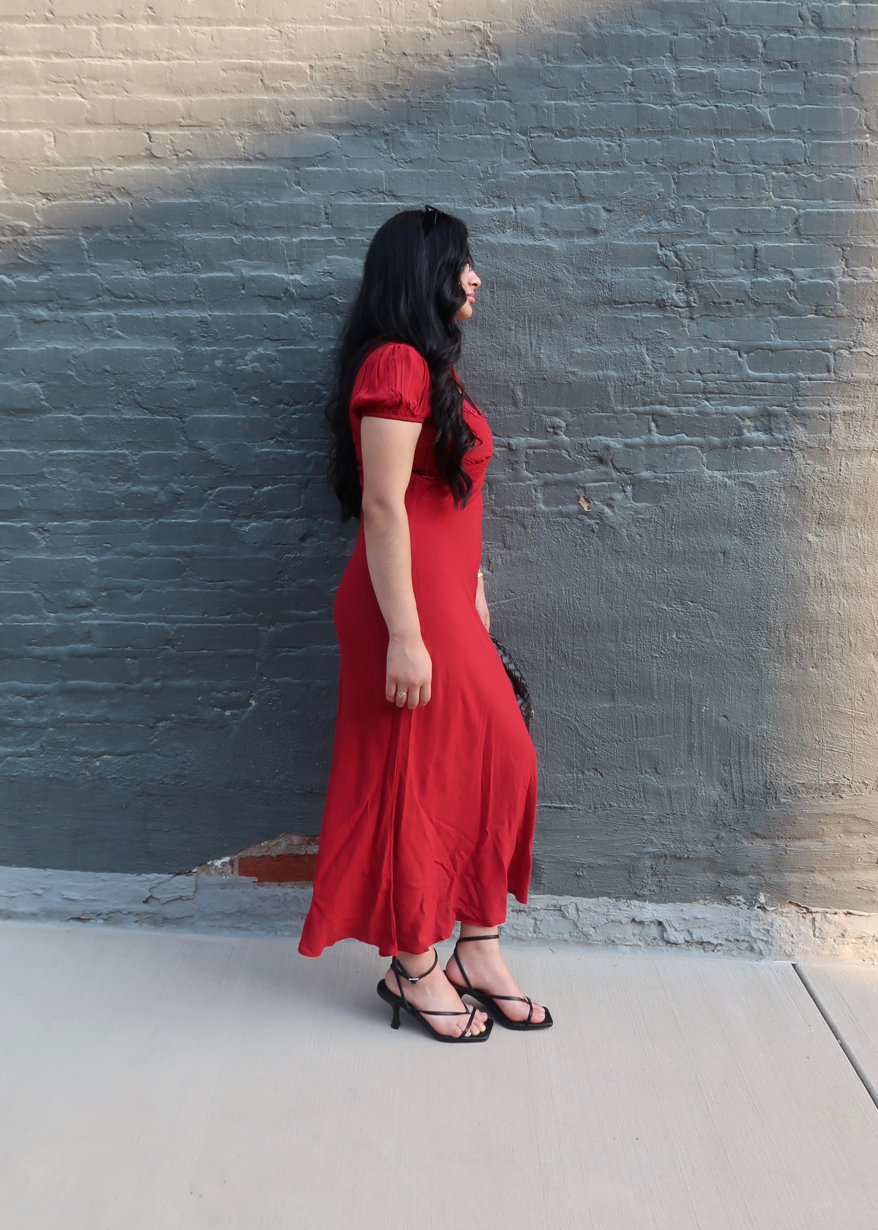 Red short sleeve puff sleeve midi dress, v-neck, lace trim