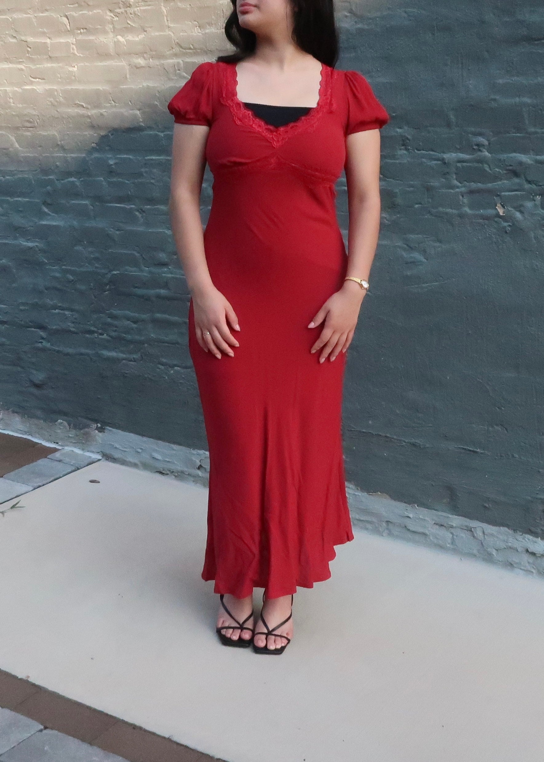 Red short sleeve puff sleeve midi dress, v-neck, lace trim