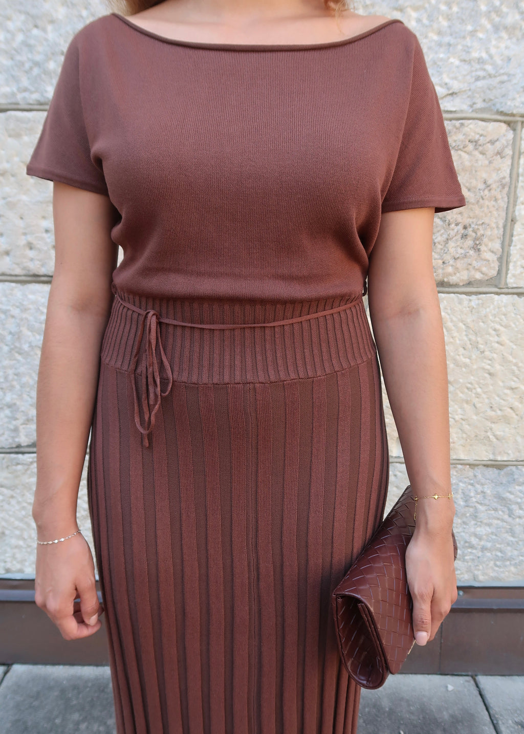 brown pleated knit maxi dress, short sleeve
