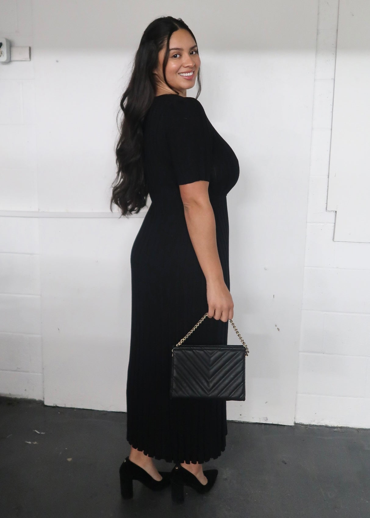 Black ribbed maxi dress, short sleeve